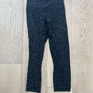 Women’s Black Patterned Leggings